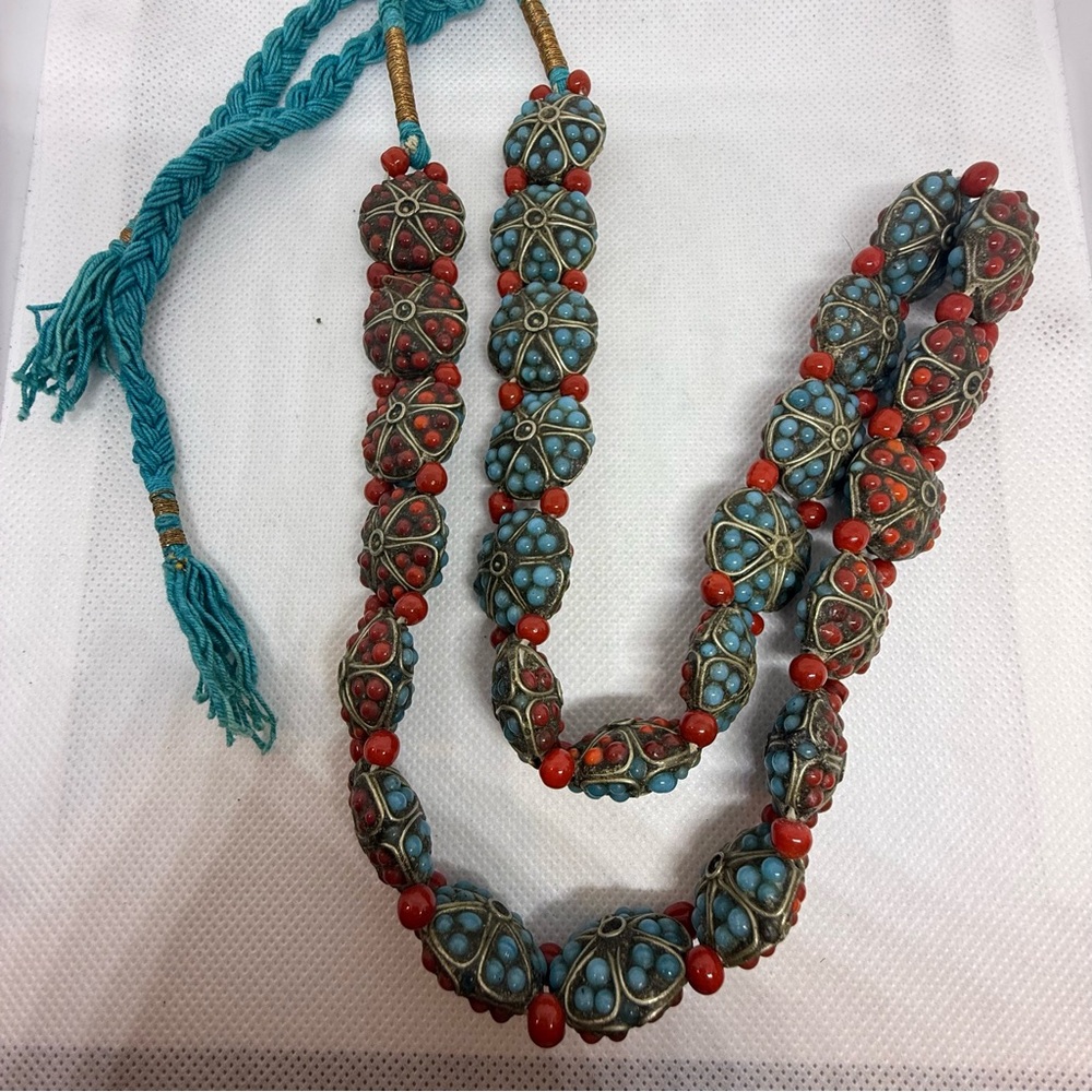 Vtg Nepalese Tibetan Red Coral & Turquoise Handmade Beaded Necklace Reversible - Picture 1 of 10